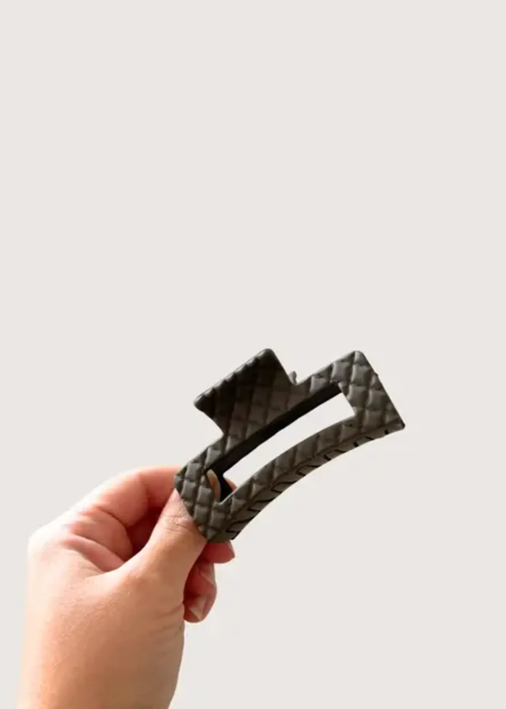 Kitten Claws Clips Quilted Medium Matte Claw Clip