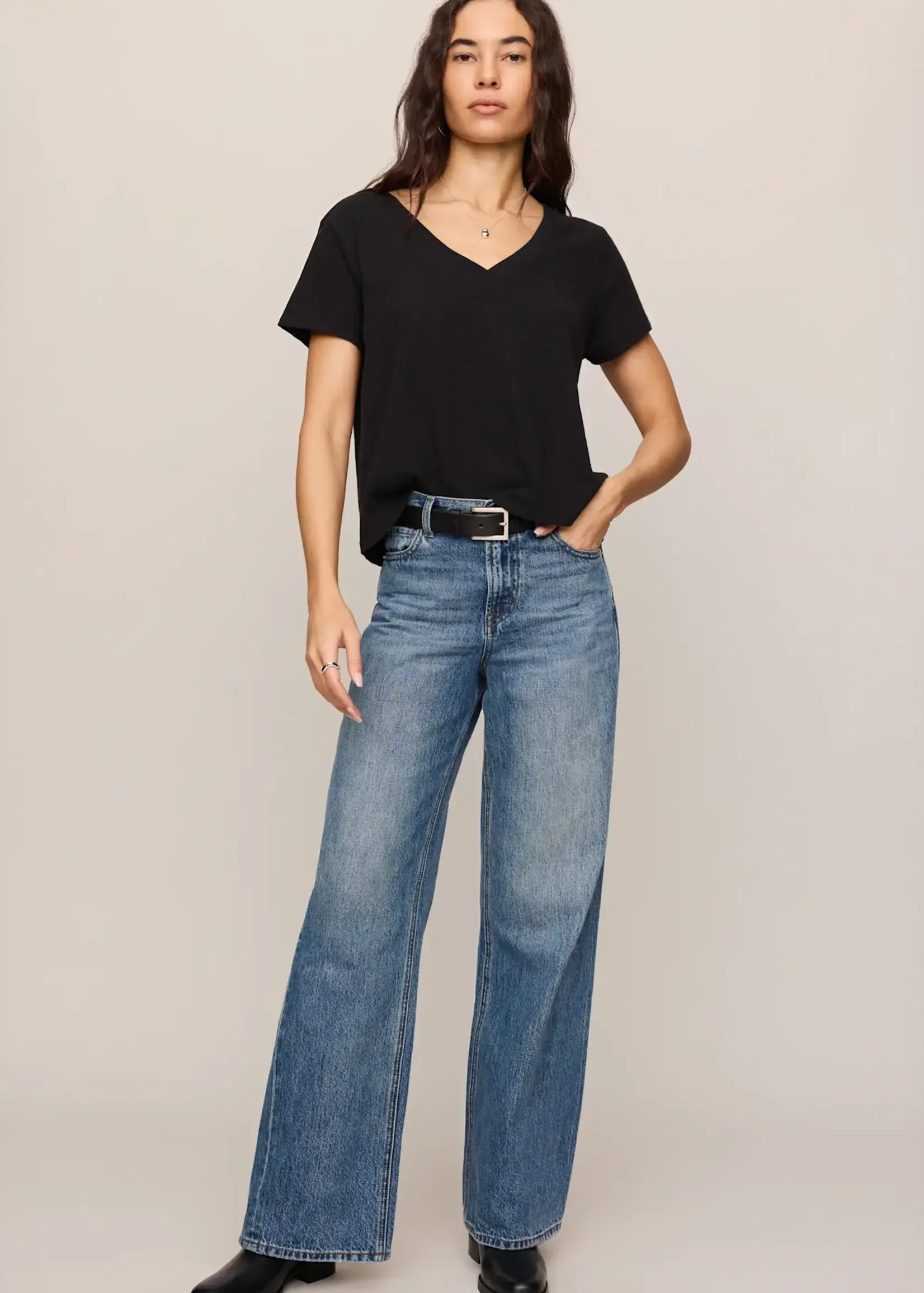 Z SUPPLY Nomad V Neck Tee
