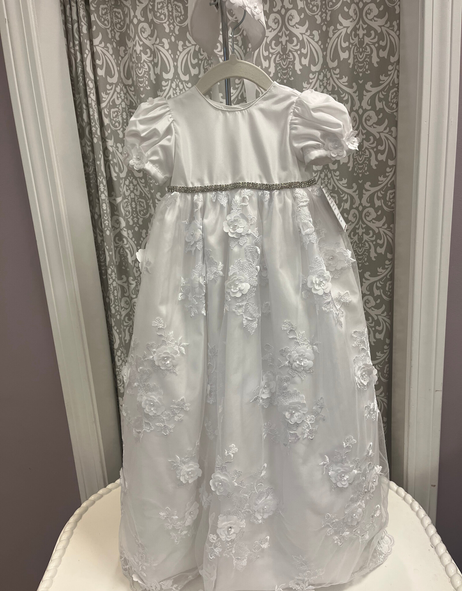 Taffeta gown w/3D lace overlay
