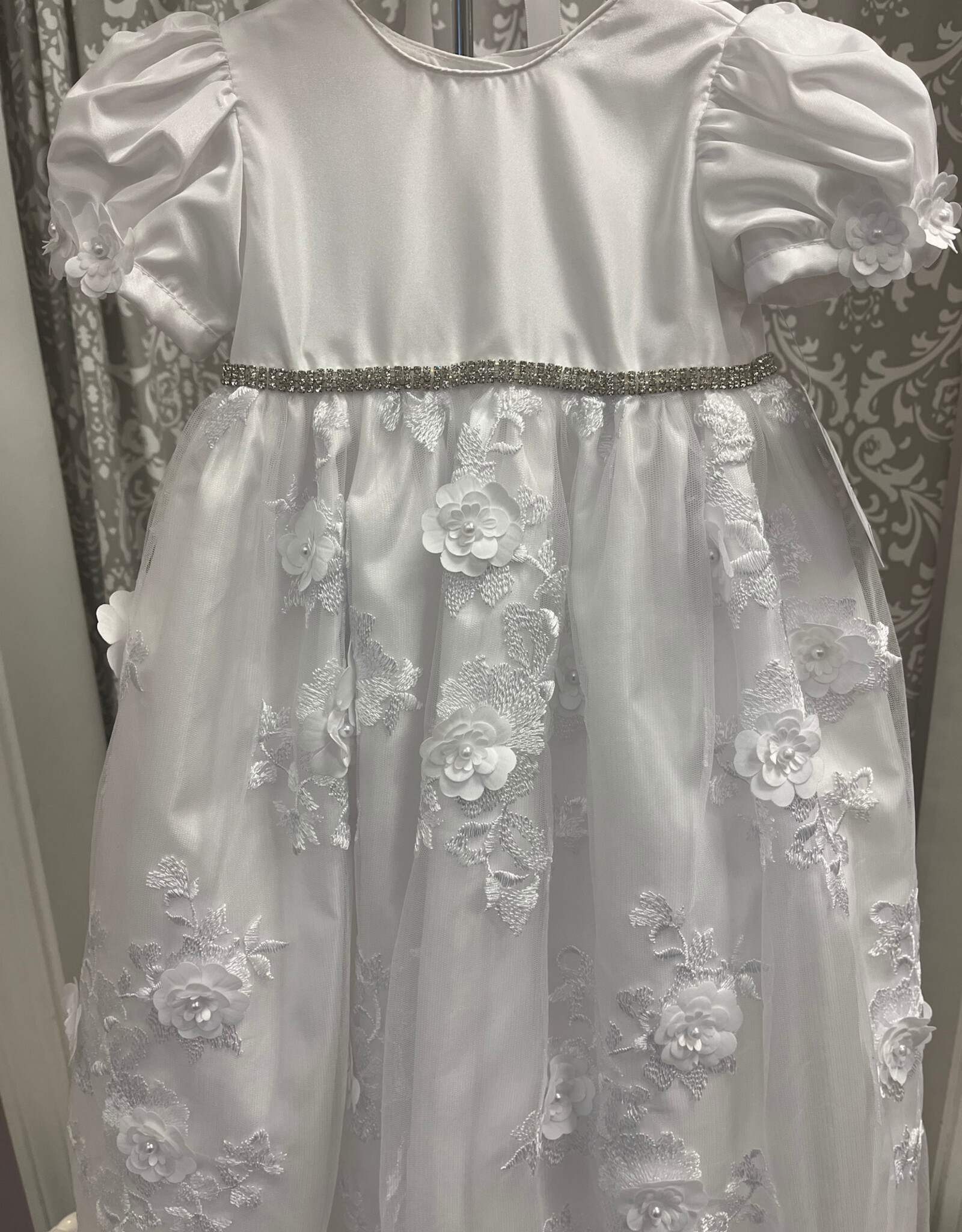 Taffeta gown w/3D lace overlay