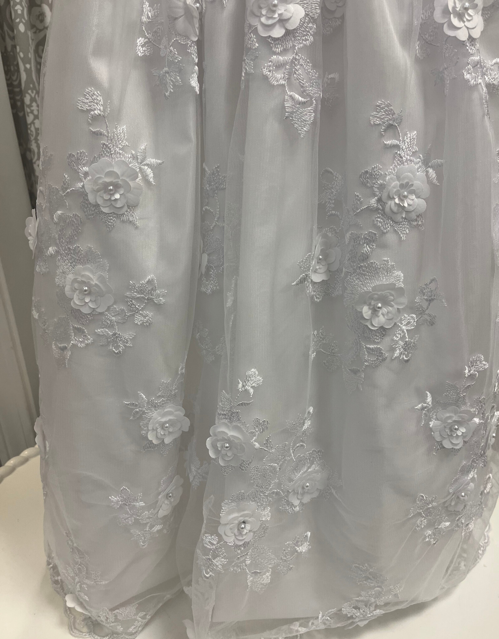Taffeta gown w/3D lace overlay