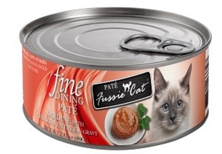 Fussie Cat Fussie Cat Fine Dining Pate Sardine with Chicken Entree in Gravy 2.82 oz.