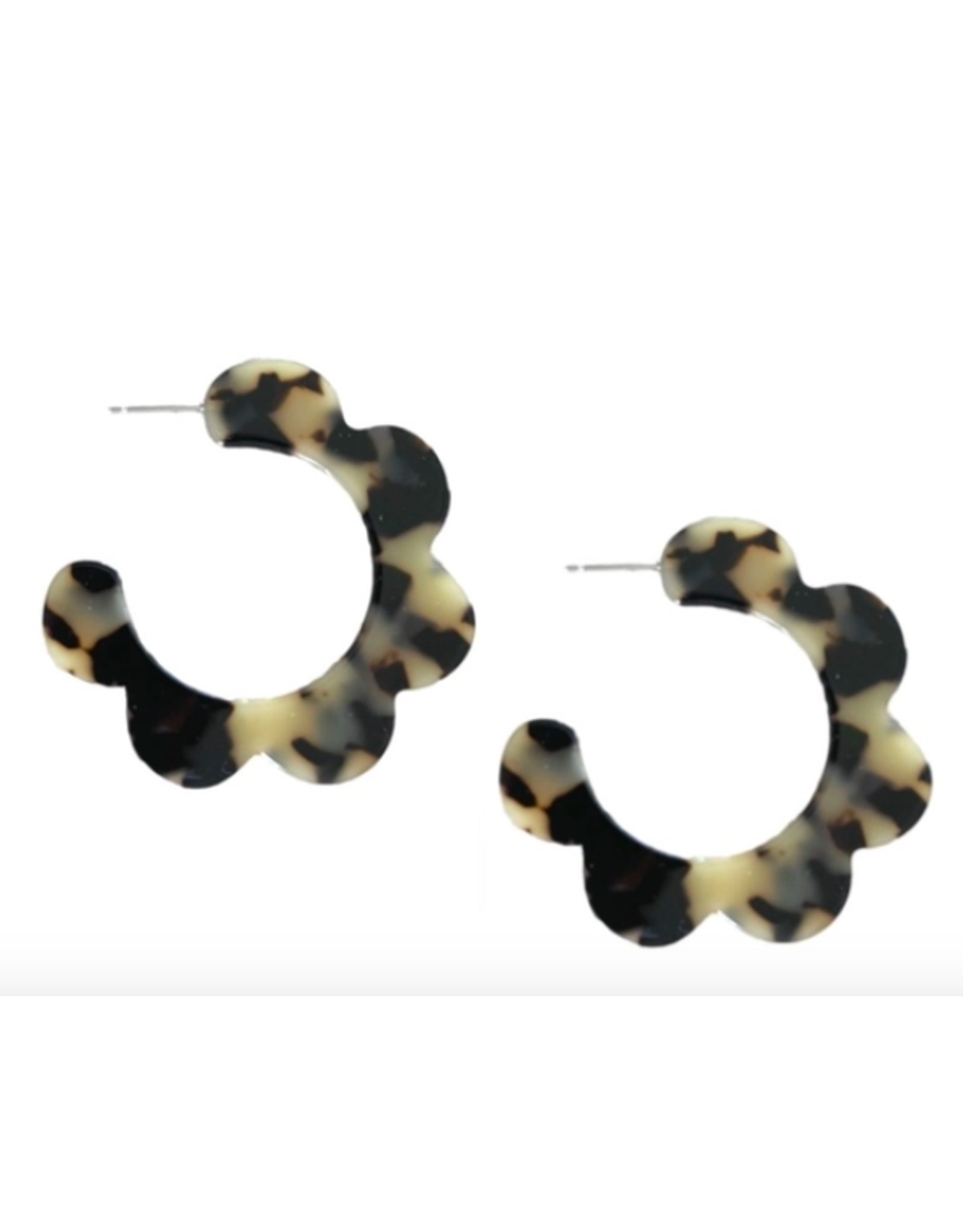 Accessories Shop at Junebug Scalloped Hoop Earrings in Blonde
