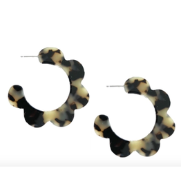 Accessories Shop at Junebug Scalloped Hoop Earrings in Blonde