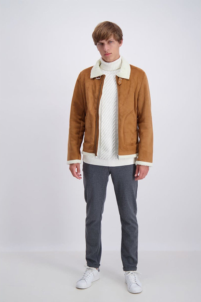 https://cdn.shoplightspeed.com/shops/620892/files/36259595/768x1024x3/faux-shearling-jacket-30-30065.jpg