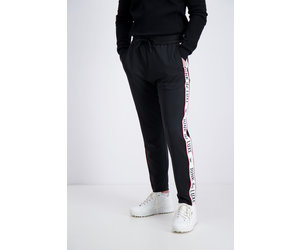 パンツ doublet 22ss l letter trackpants Doublet crocodile-pattern Leather Track Pants | Black | FARFETCH