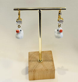 THE SPARKLED SHELL SS DUCKY DROP EARRINGS WHITE