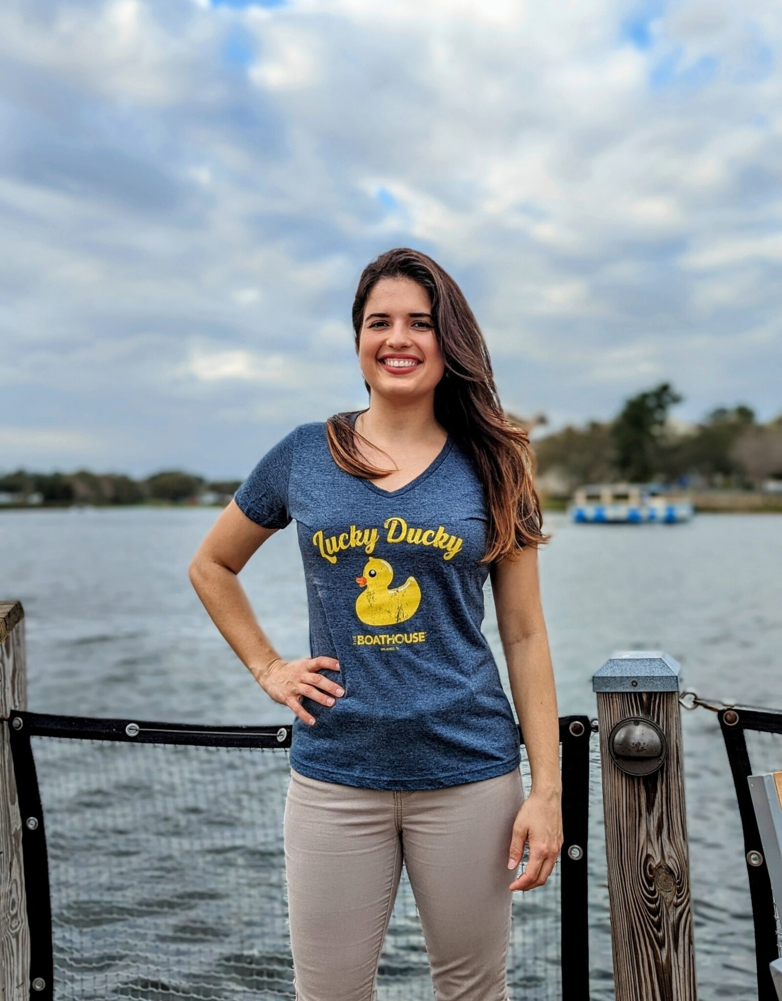 The Idea Girl LUCKY DUCK V NECK - WOMENS