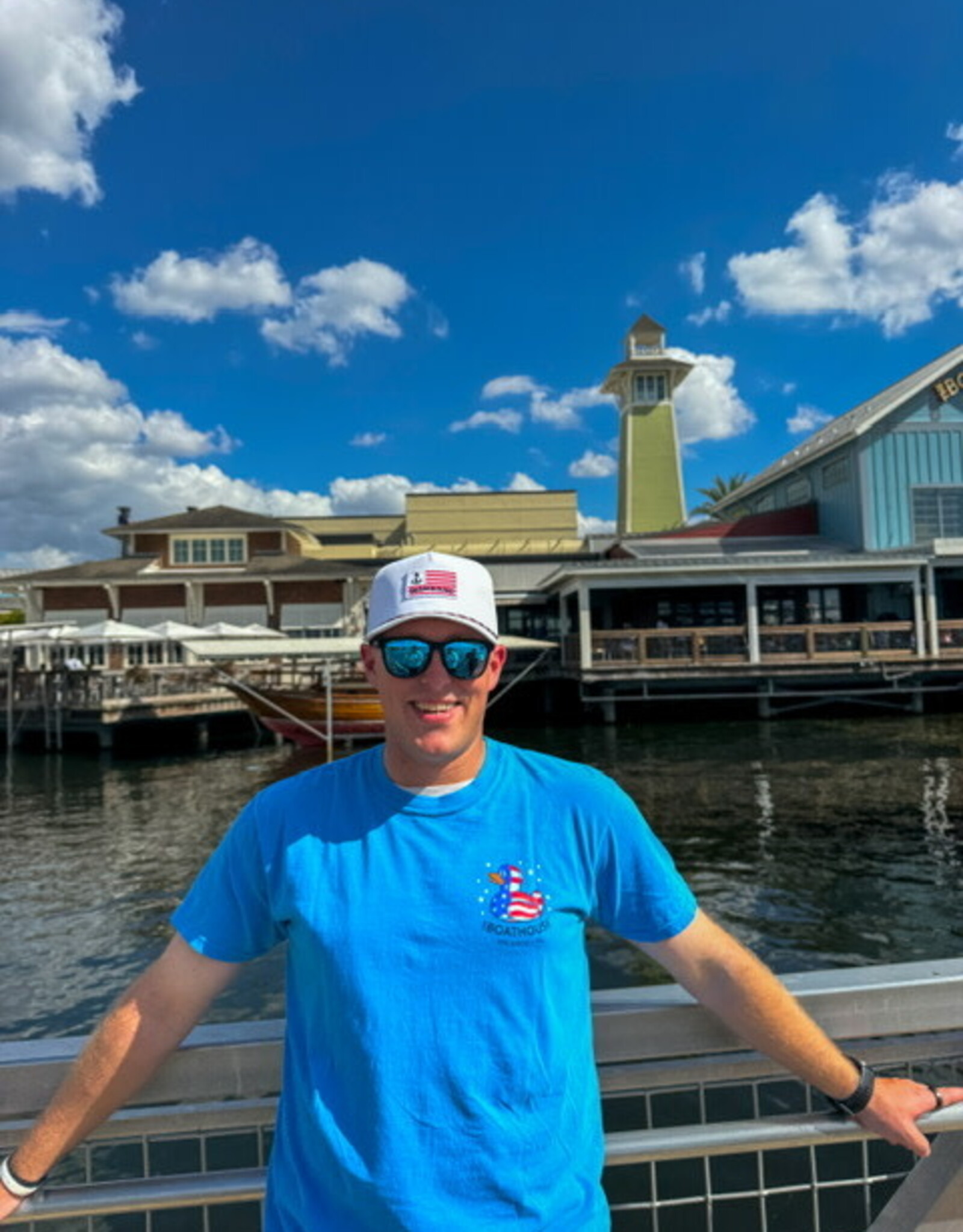 API Source FLAG DUCKS TEE