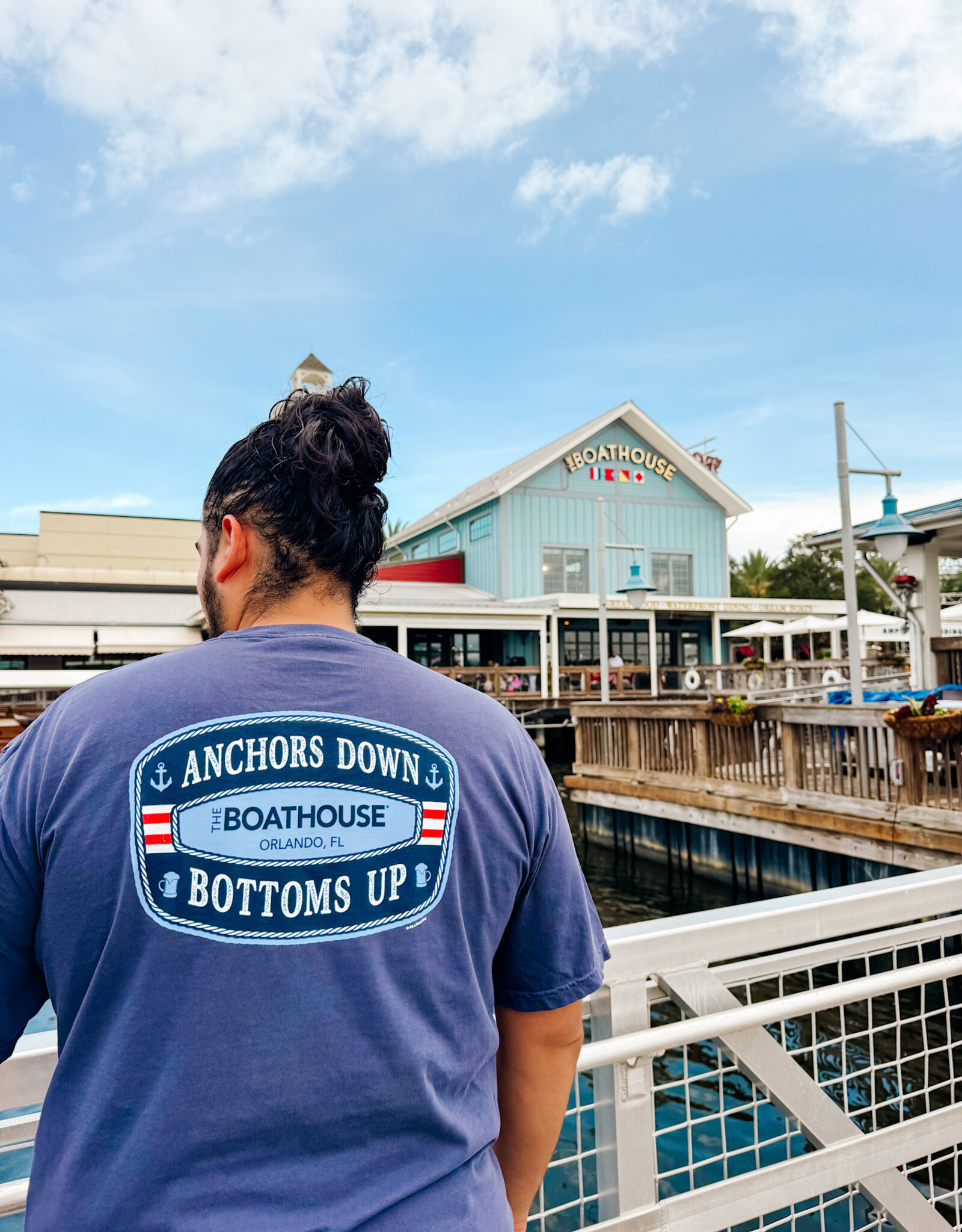API Source ANCHORS DOWN TEE