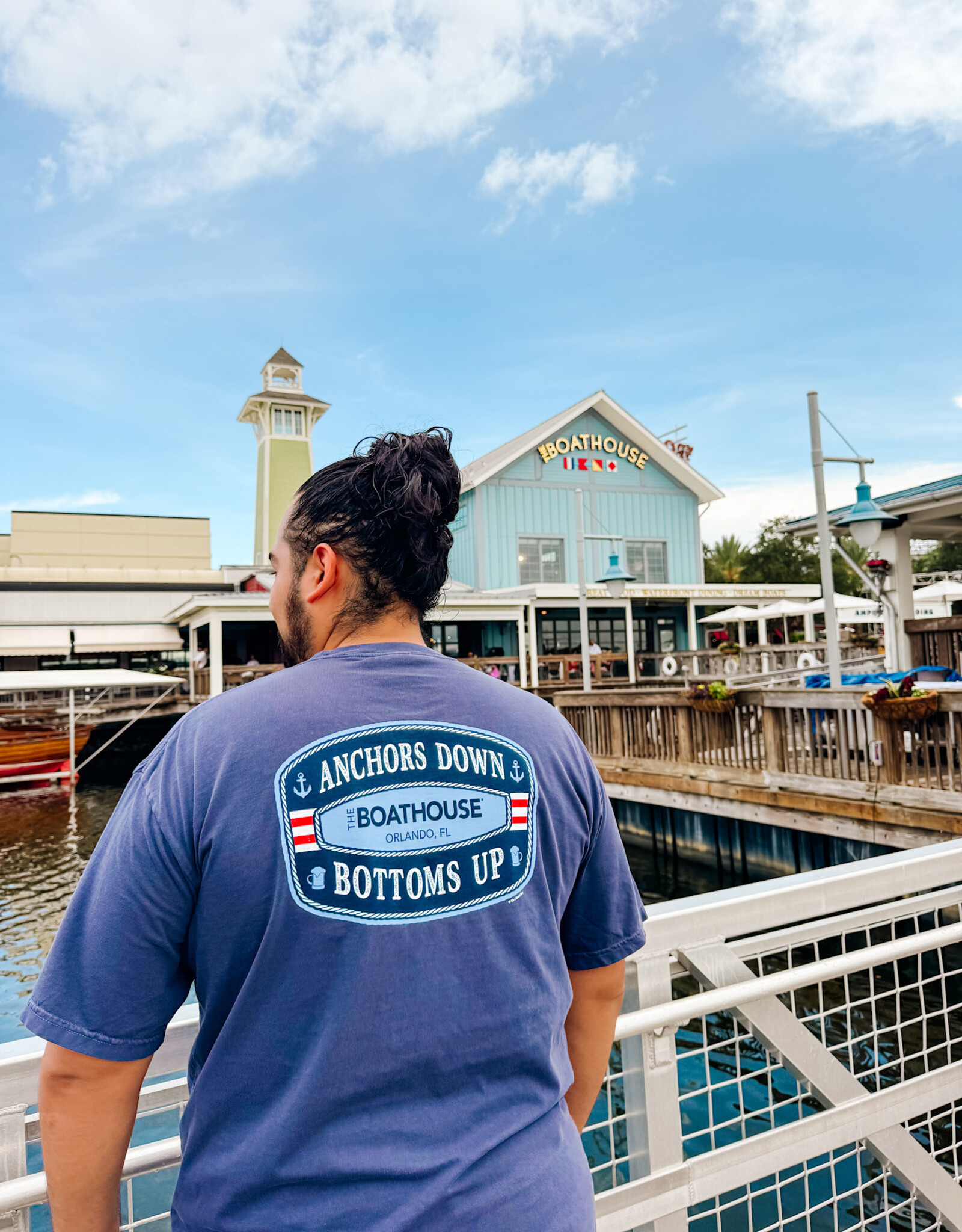 API Source ANCHORS DOWN TEE