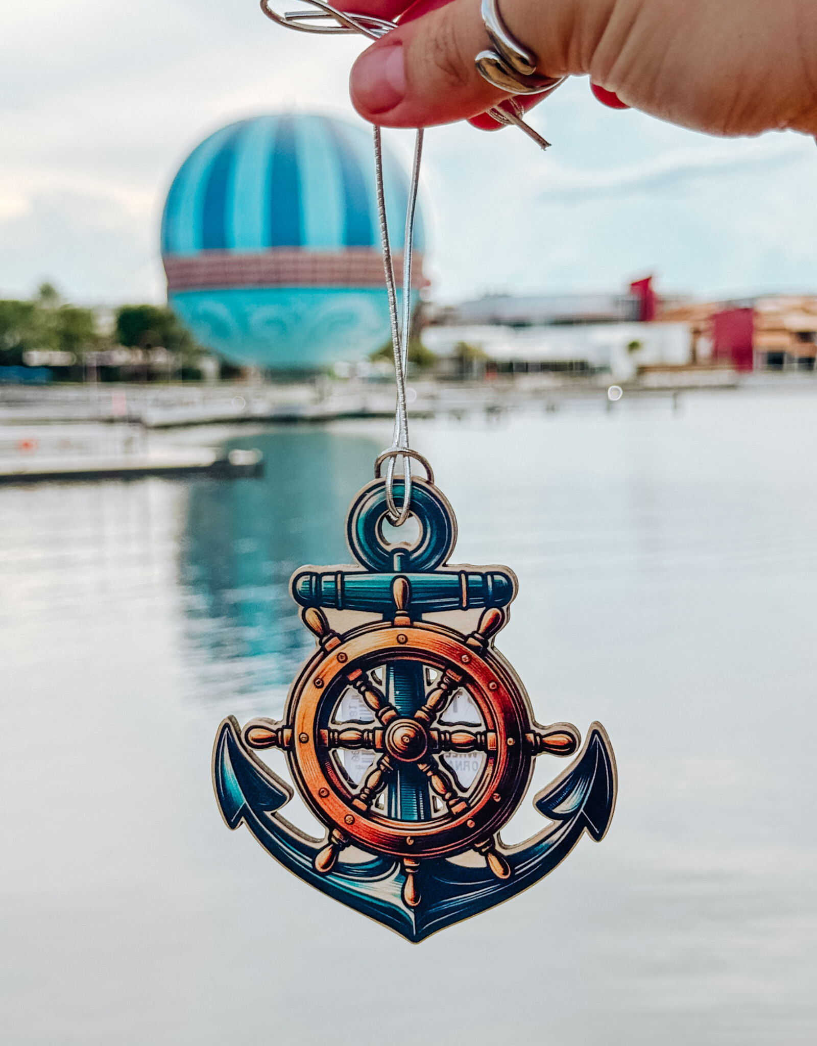 BUCKET WONDERS ANCHOR AND SHIP WHEEL WOOD ORNAMENT