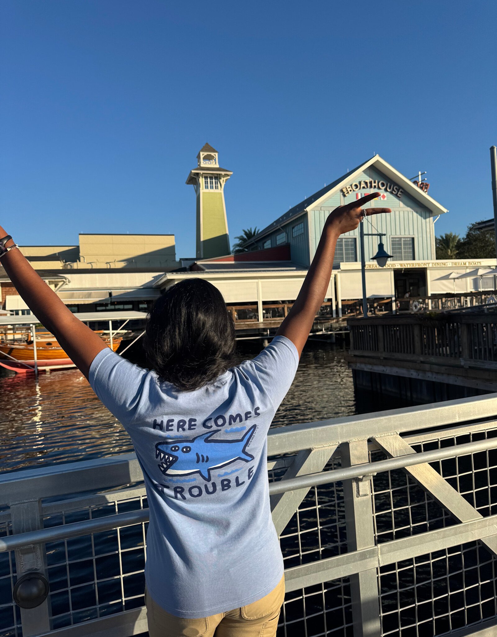 BIG HED TROUBLE SHARK TEE