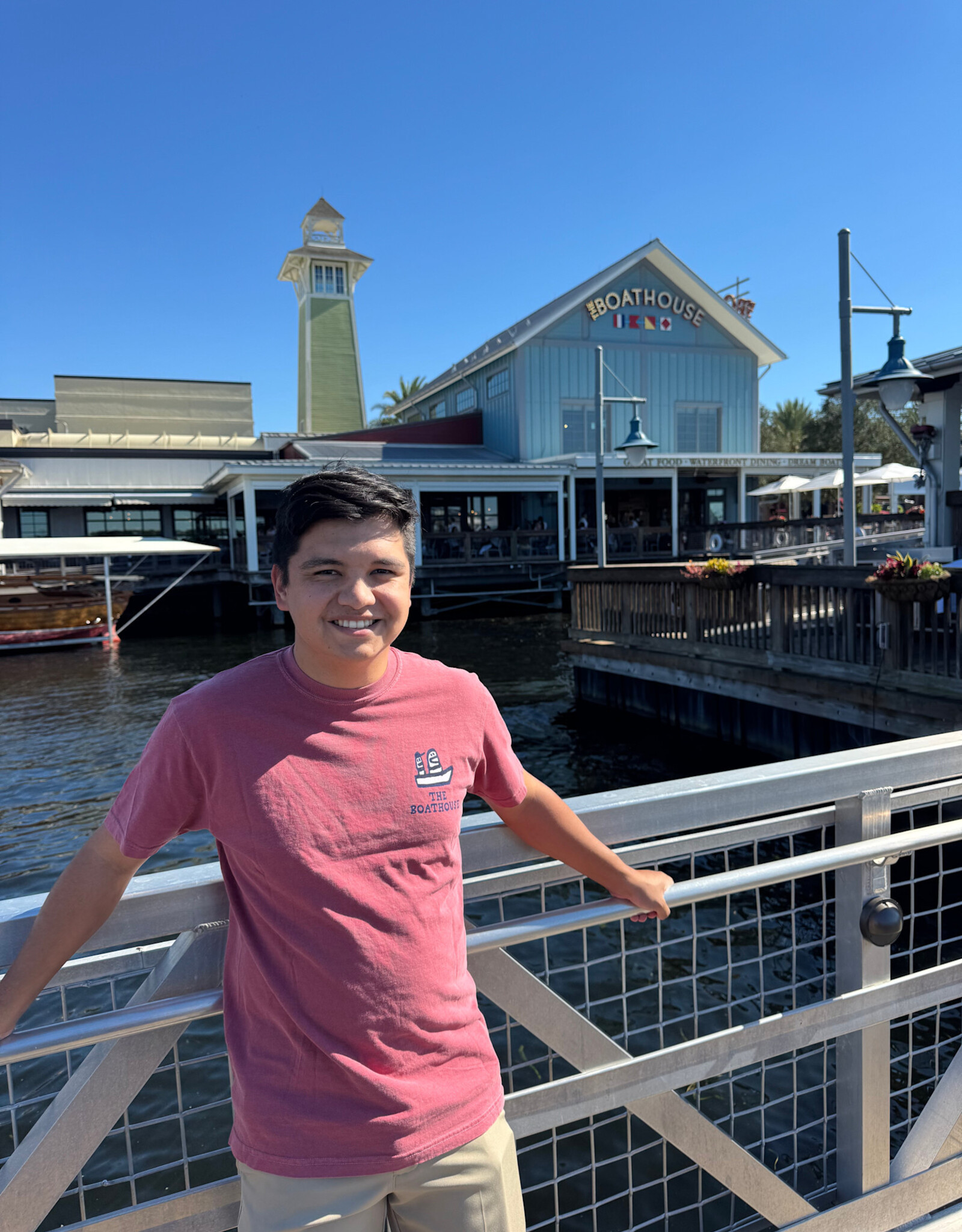 BIG HED BIGGER BOAT TEE