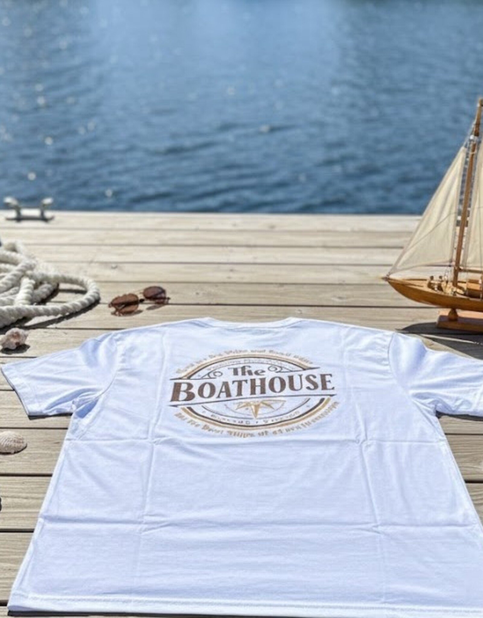 API Source COMPASS FRIENDSHIP TEE