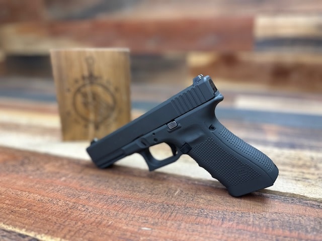 Glock 17 Gen4 Police Trade-In (USED) Sig Dark Gray Cerakote