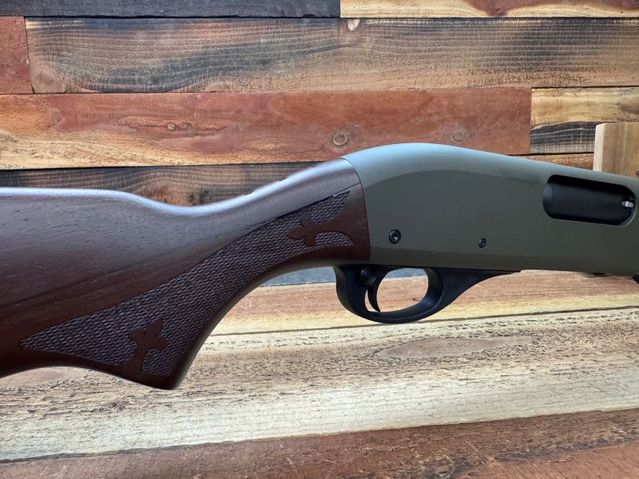 Remington, 870 Tactical, 12 Gauge, Cerakote Magpul ODG Shotgun w/ Wood Stock