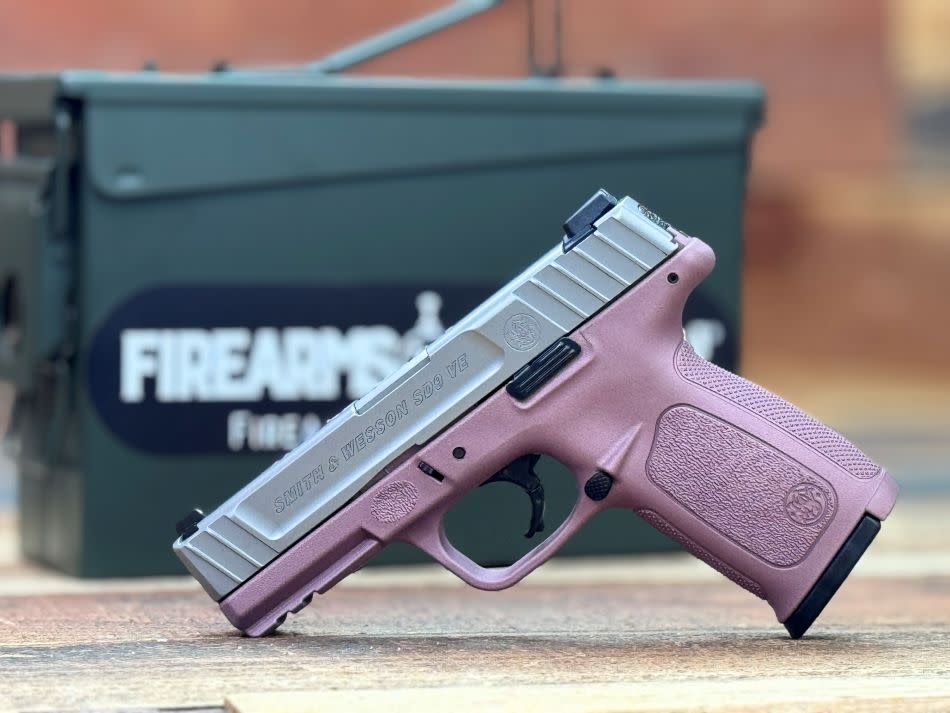 Smith & Wesson, SD9VE, 9MM, 4", 16RD, Cerakote Blush