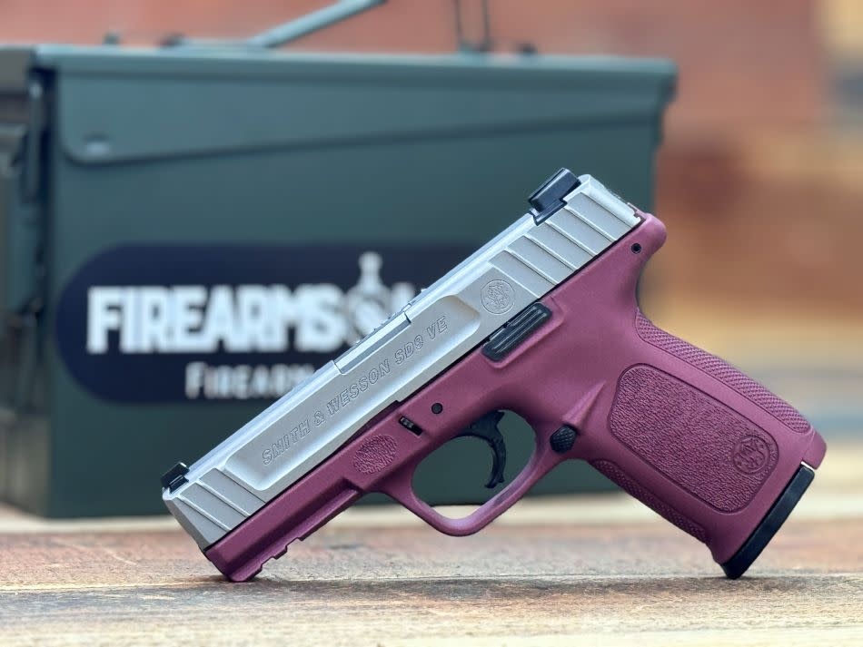 Smith & Wesson, SD9VE, 9MM, 4", 16RD, Cerakote Cranberry Frost
