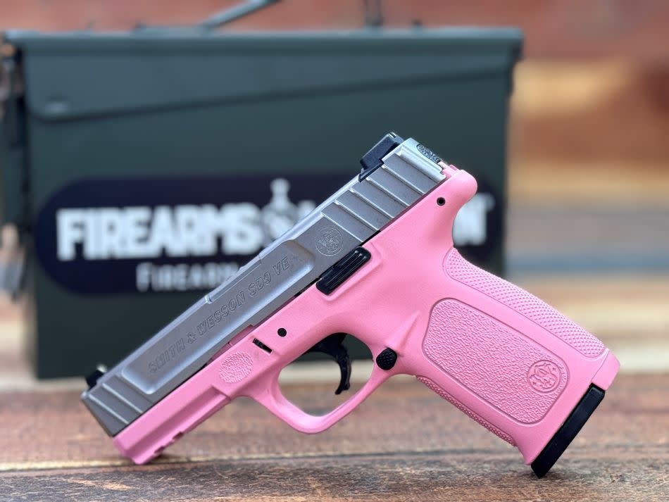 Smith & Wesson, SD9VE, 9MM, 4", 16RD, Cerakote_Bazooka Pink