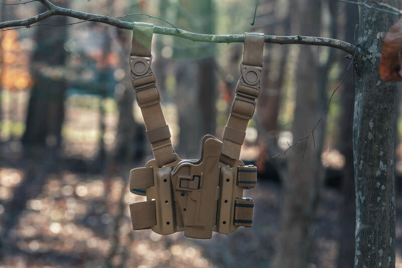 Blackhawk Holster Glock17/19/SW M&P 9/40/45 LH Coy Tan Serpa Tactical Level II