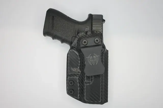 UM Tactical Qualifier, Glock 17-22 Gen 1-5 IWB/OWB Ambi Holster