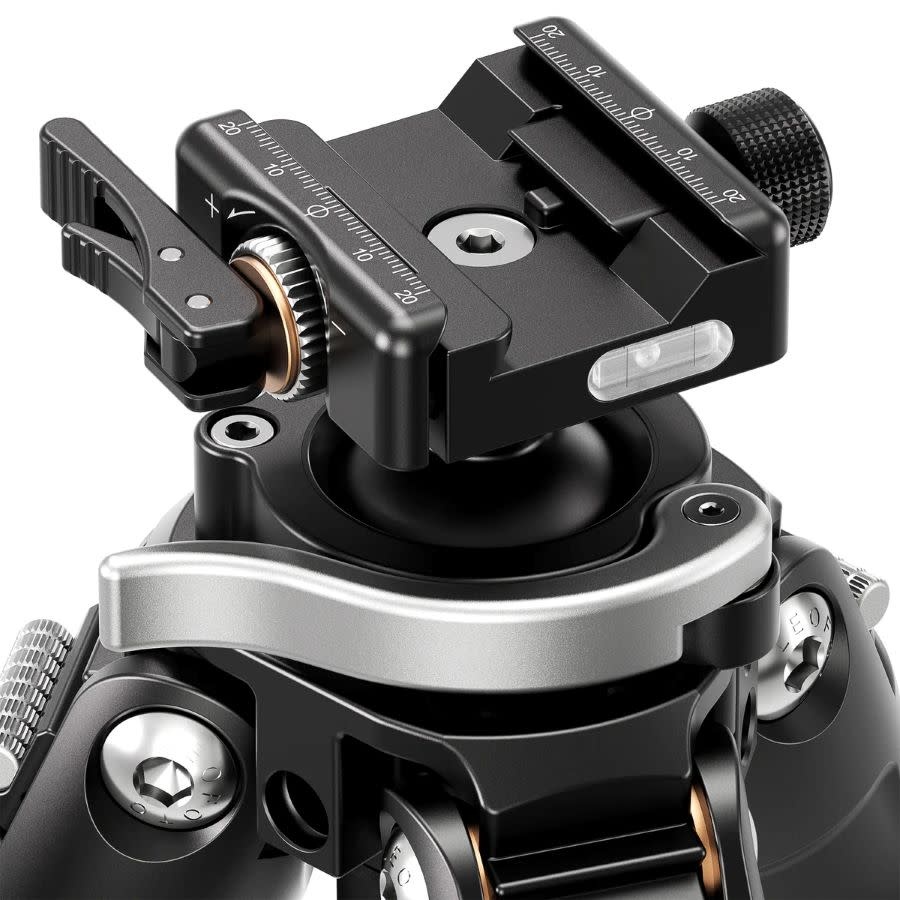 Leofoto Inverted Outdoors Series Carbon Fiber Tripod with Integrated Lever-Control Ballhead (STO-362CX)