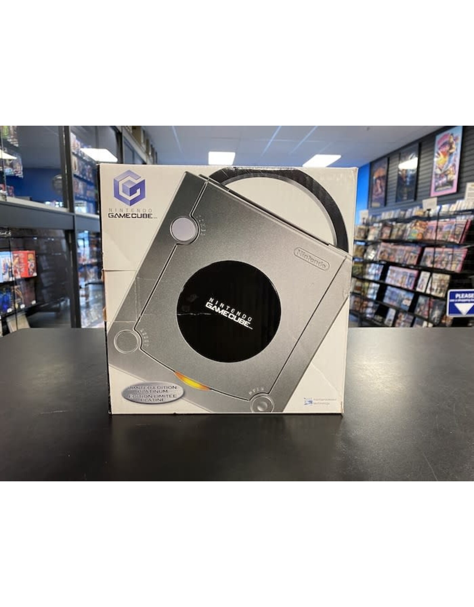 Gamecube Nintendo GameCube Digital AV Out Console Platinum (CiB, Used, Damaged Box, Yellowed Controller Ports, Missing Cardboard Tray)