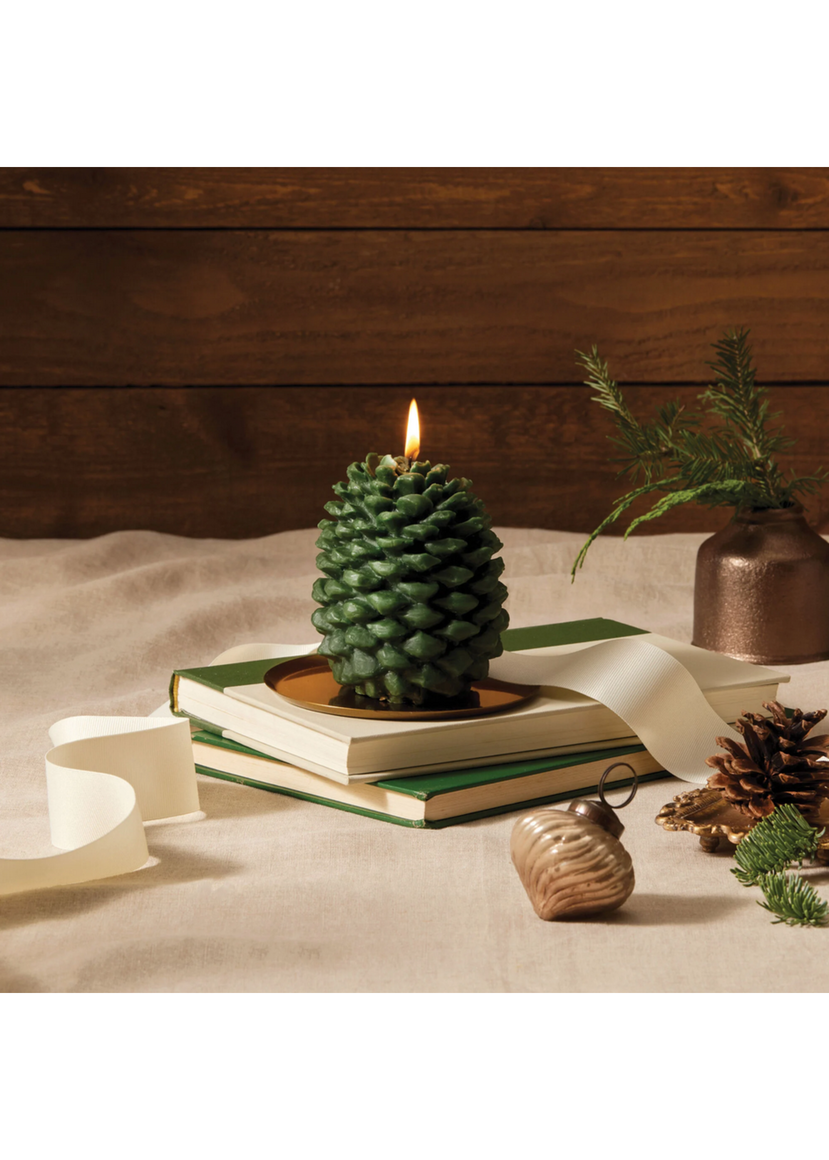 Thymes FF Petite Molded Pinecone Candle