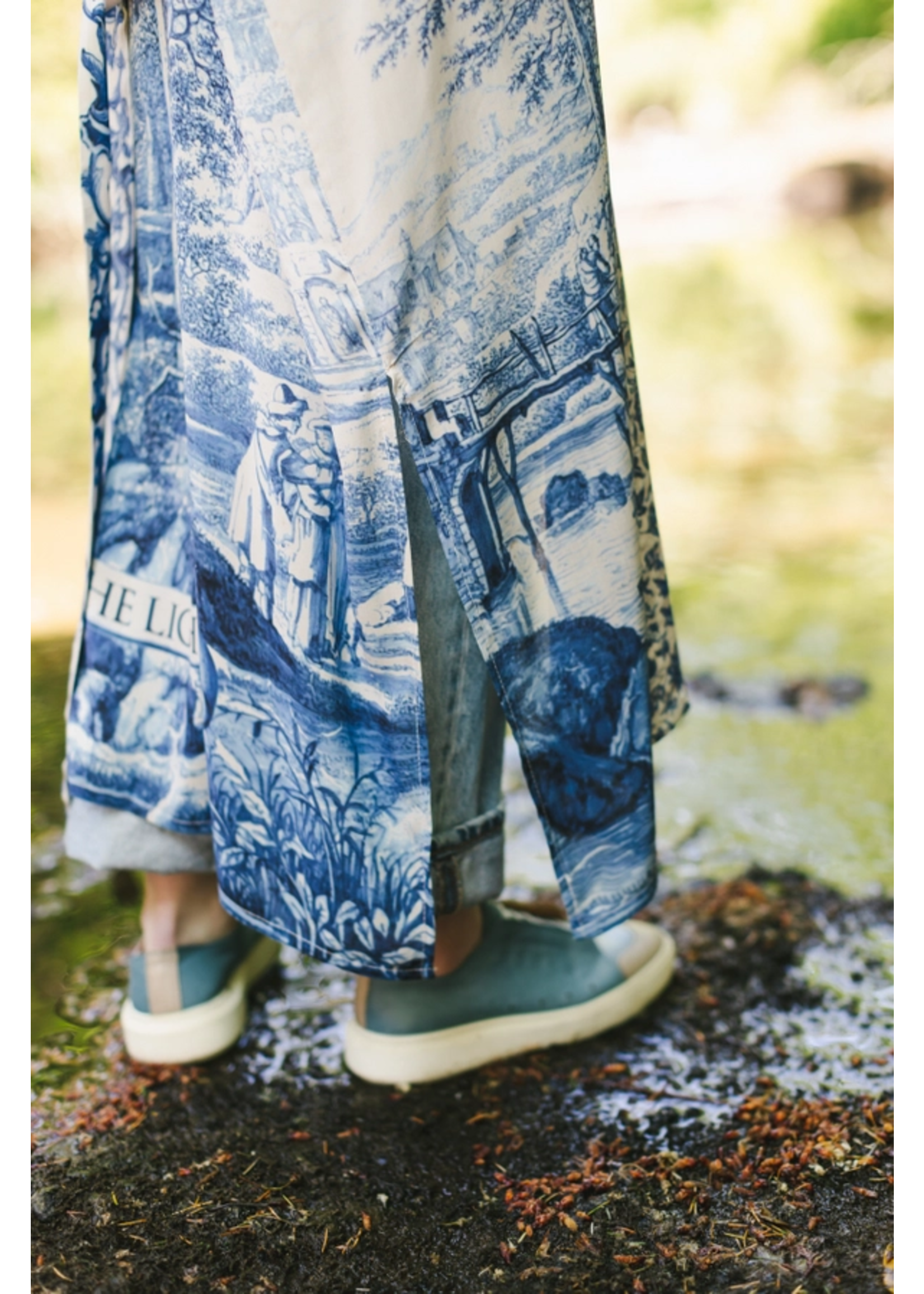 Market of Stars Let The Light In Opera Duster Bamboo Kimono Robe w/ Delft