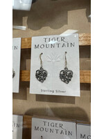 Earring CURSIVE LOVE SCROLL