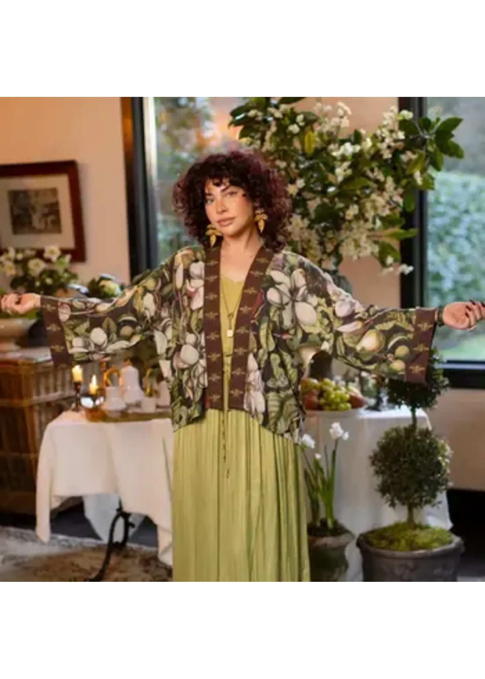 Kimono Cropped Fleur De Lune Pixie Duster with Florals & Bees