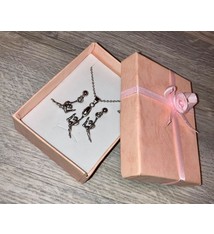 Ensemble collier et boucle d'oreille "Gymnaste"