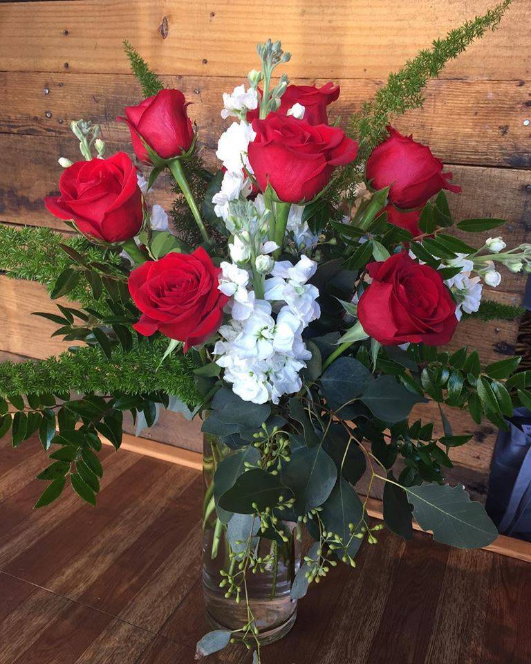 Dozen Roses The Arrangement