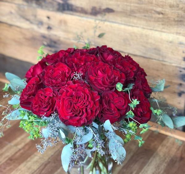 Dozen Roses The Arrangement