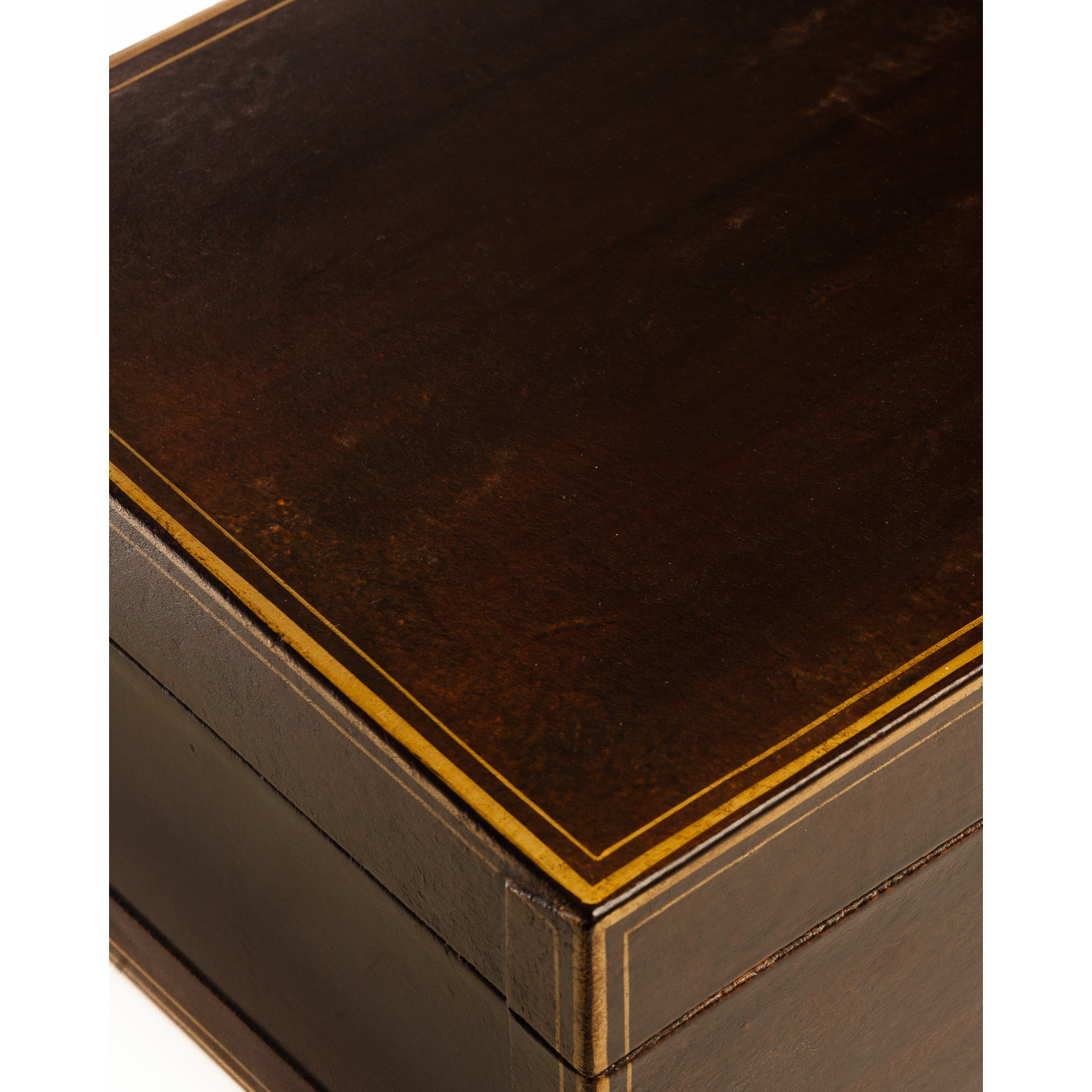 Lawrence & Scott Mahogany Regalia Leather Box(16.5") with Hand-Painted tuxedo gold trim