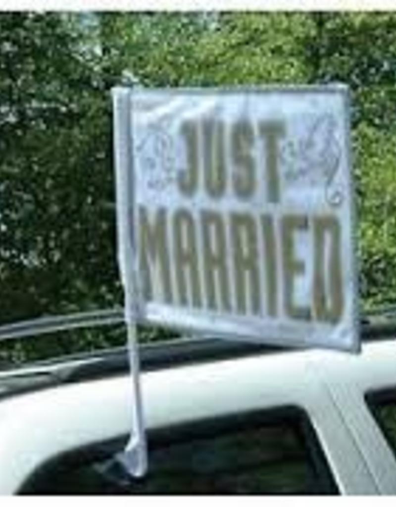 14" x 18" Just married Car Flag