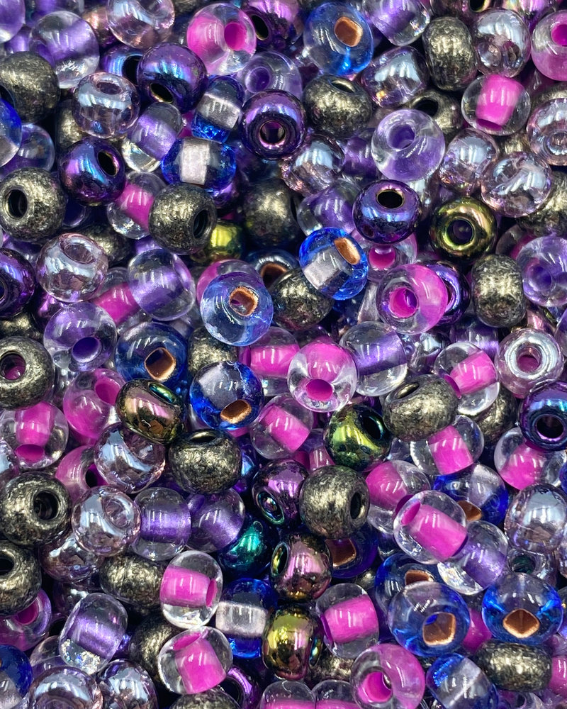 Size 6/0 Czech Glass SIZE 6/0 #1509 Violet Magic Mix