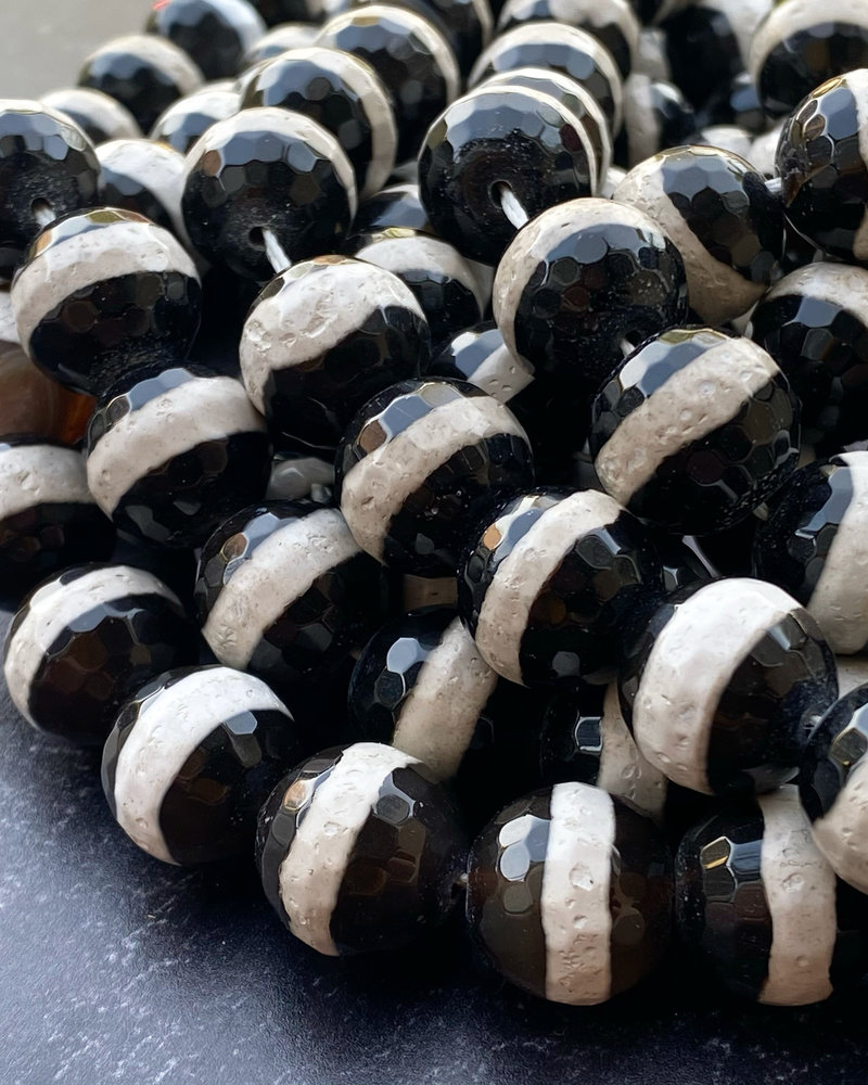 14mm Faceted Black Agate With Stripe