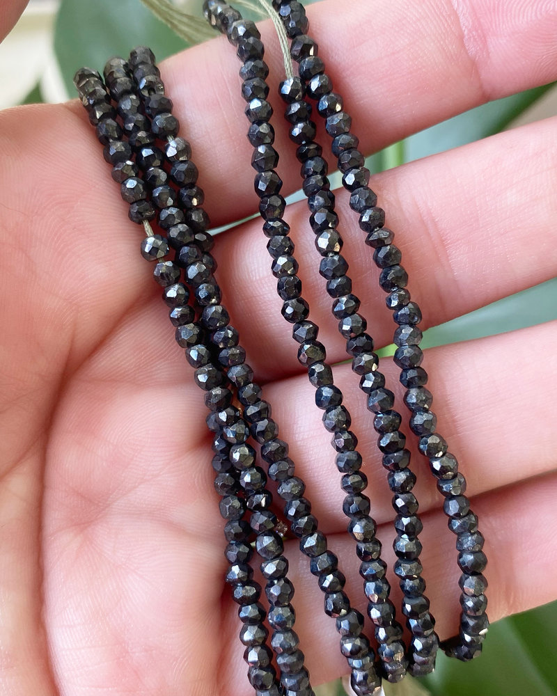 3mm - 4mm Microfacted Black Spinel Chunks