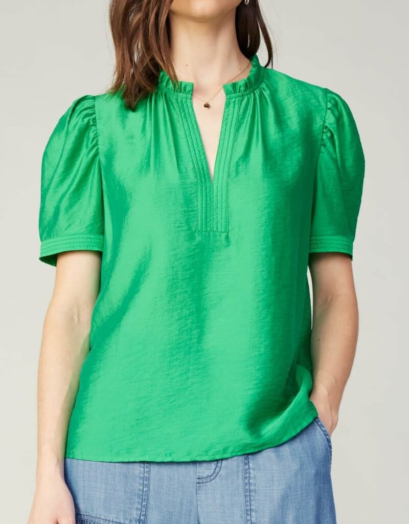 V-Neck Ruffle Collared SS Top