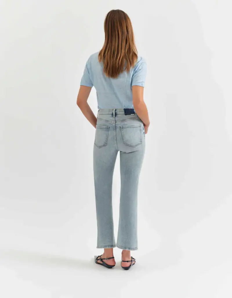 Shy Girl HR Crop Flare