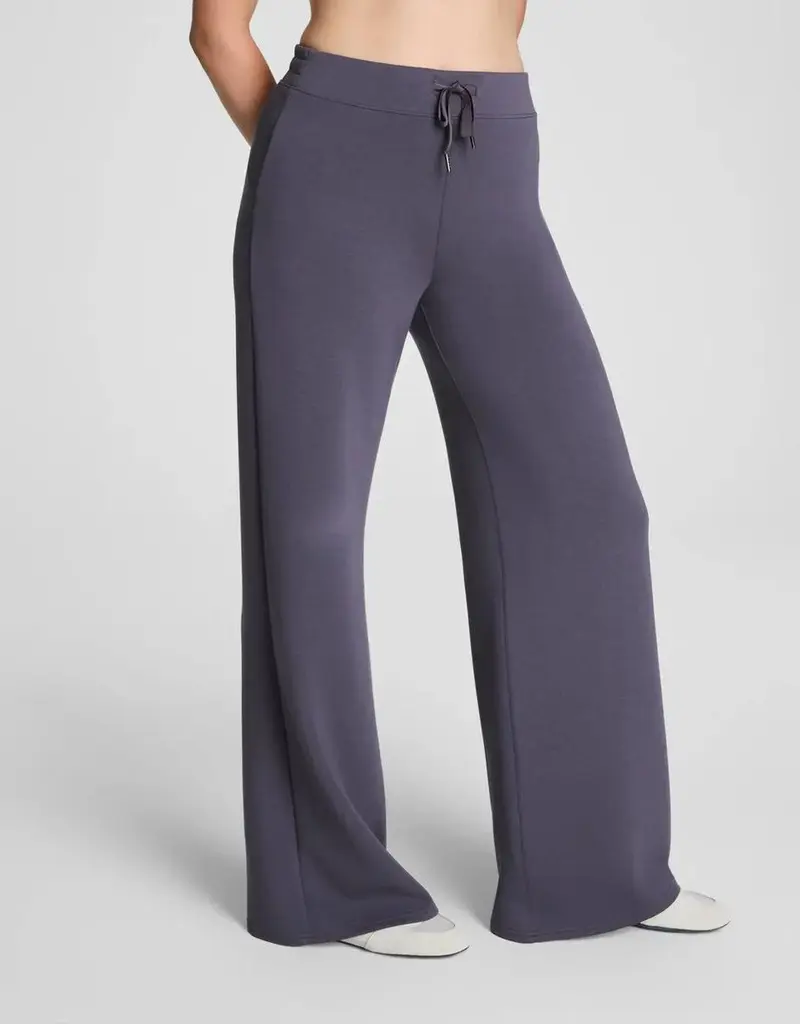 Airessentials Wide Leg Pant