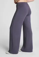 Airessentials Wide Leg Pant