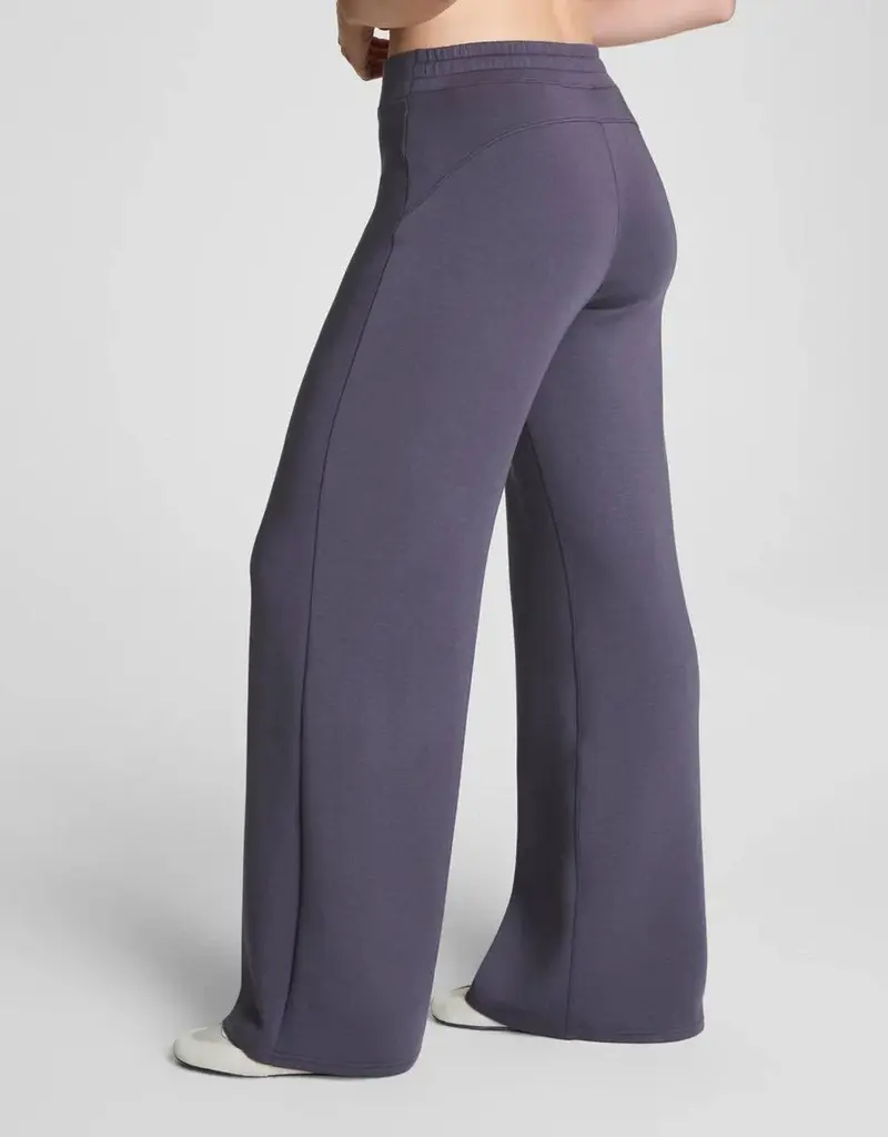 Airessentials Wide Leg Pant
