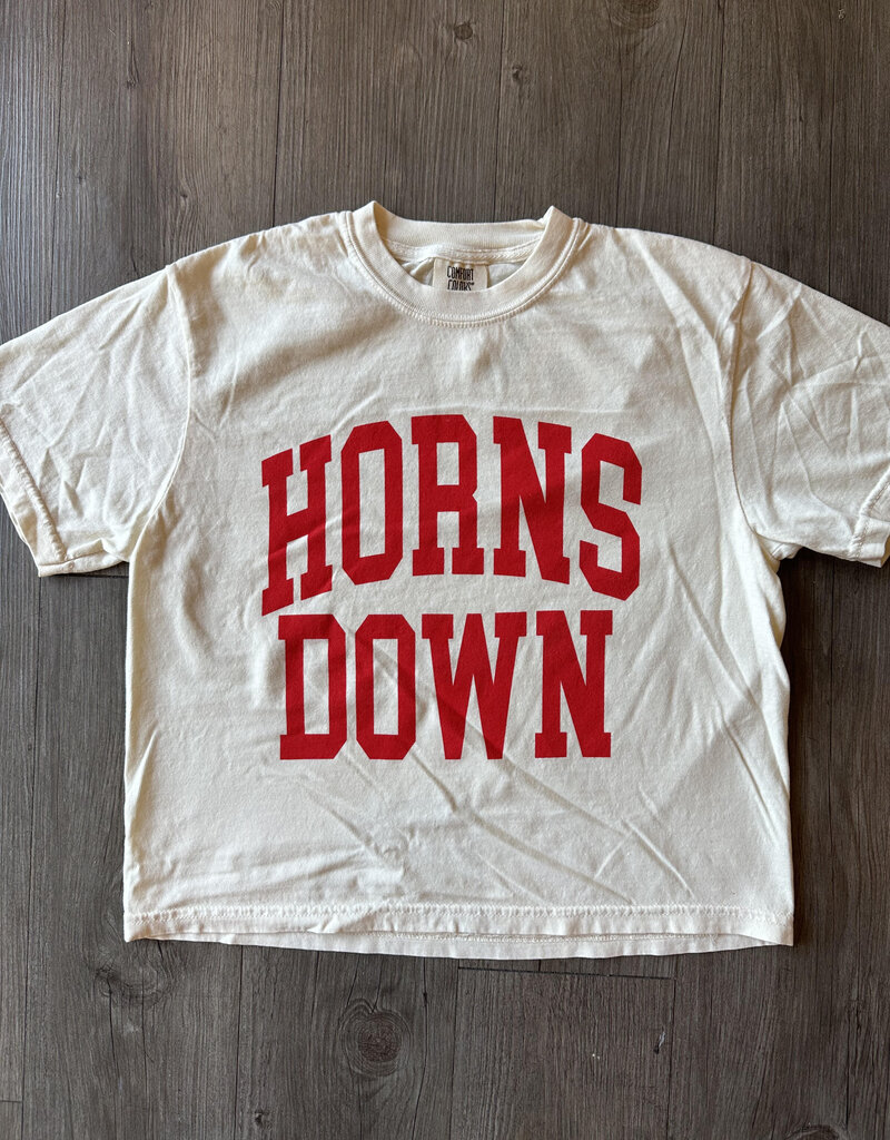 Horns Down Cream Crop
