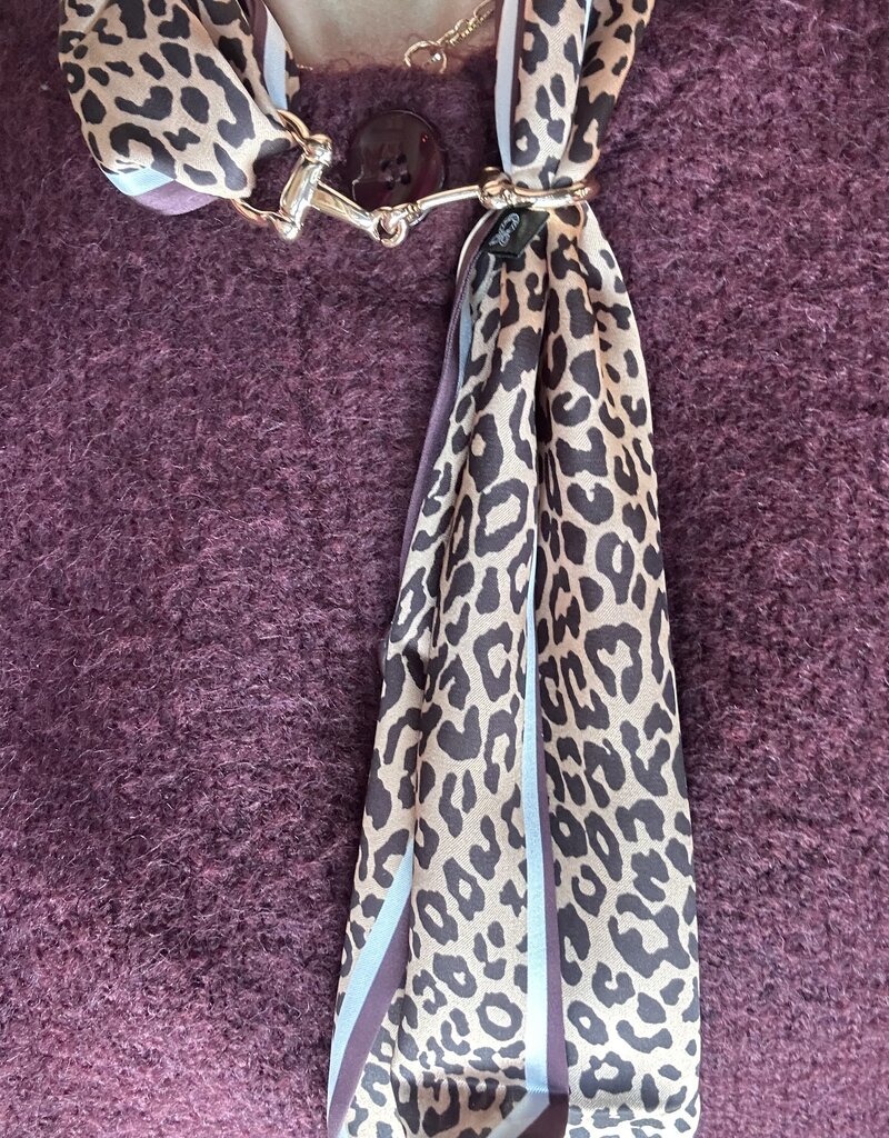 horsebit leopard scarf