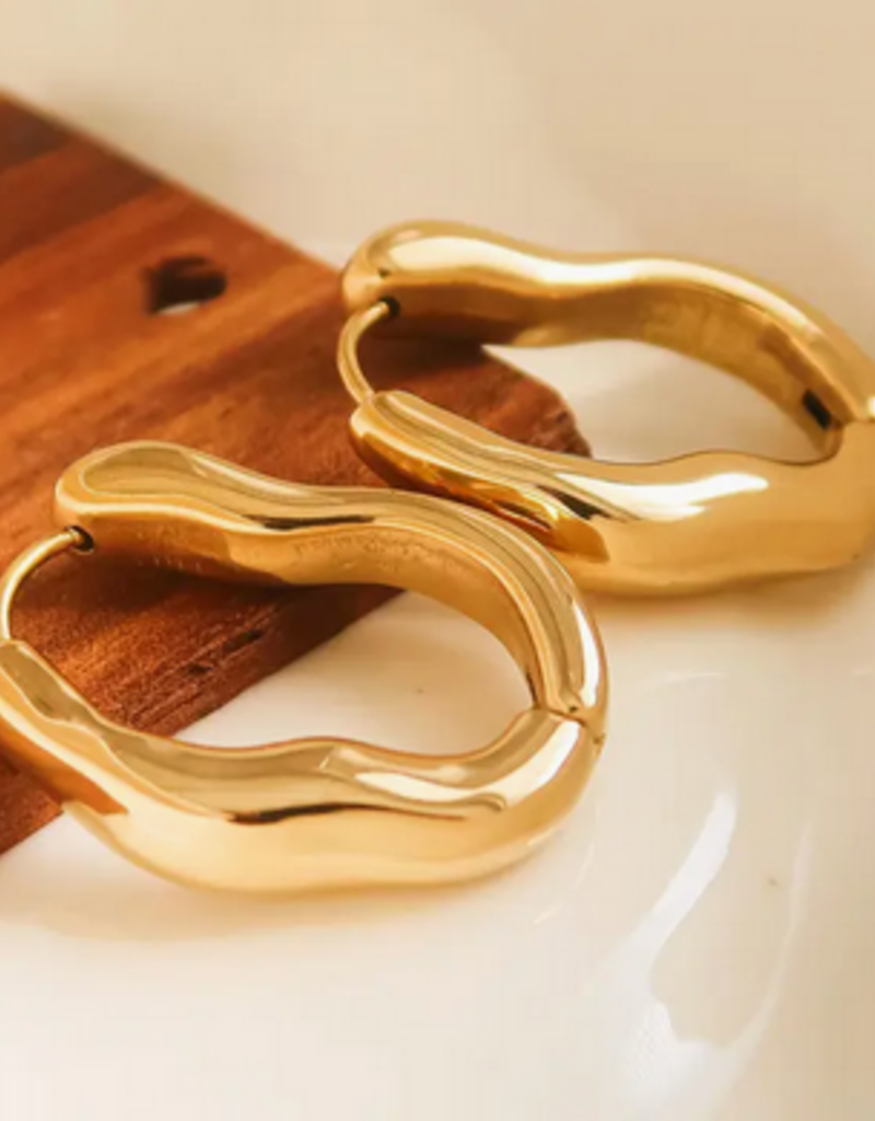 Gold Oval Hoop earrings