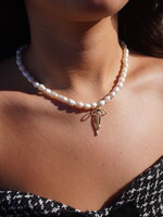 Pearl & Bow Necklace