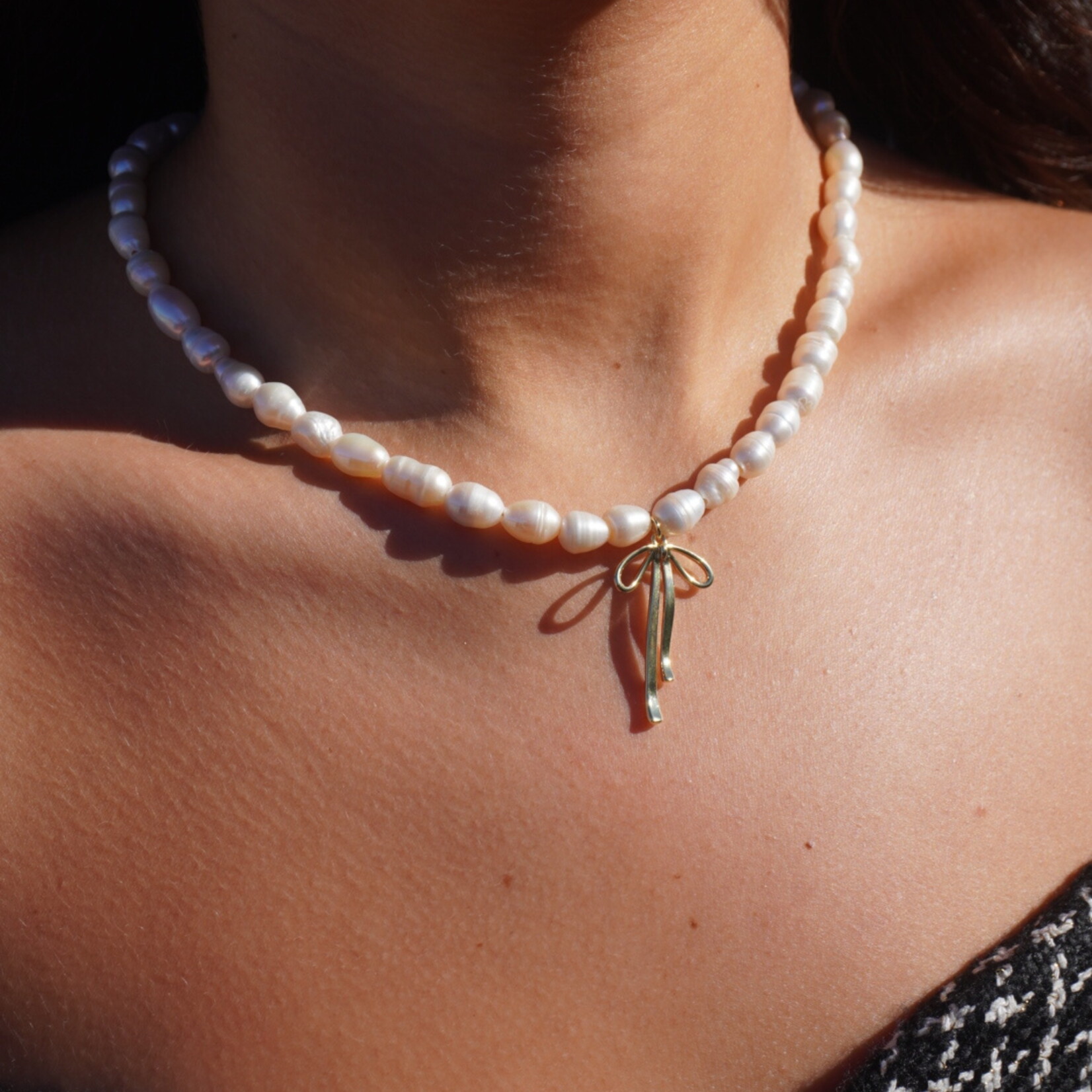 Pearl & Bow Necklace